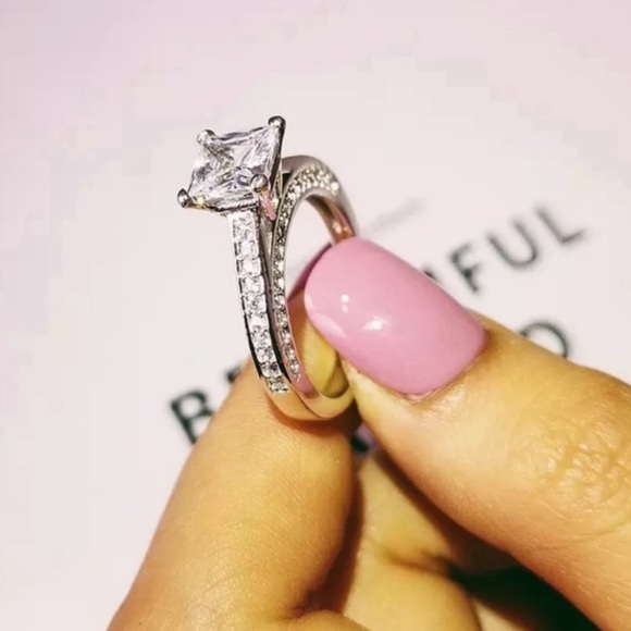 NEW PRINCESS CUT 2 CT DIAMOND ENGAGEMENT RING, CUTE RING, SHINY RING. - Picture 3 of 5